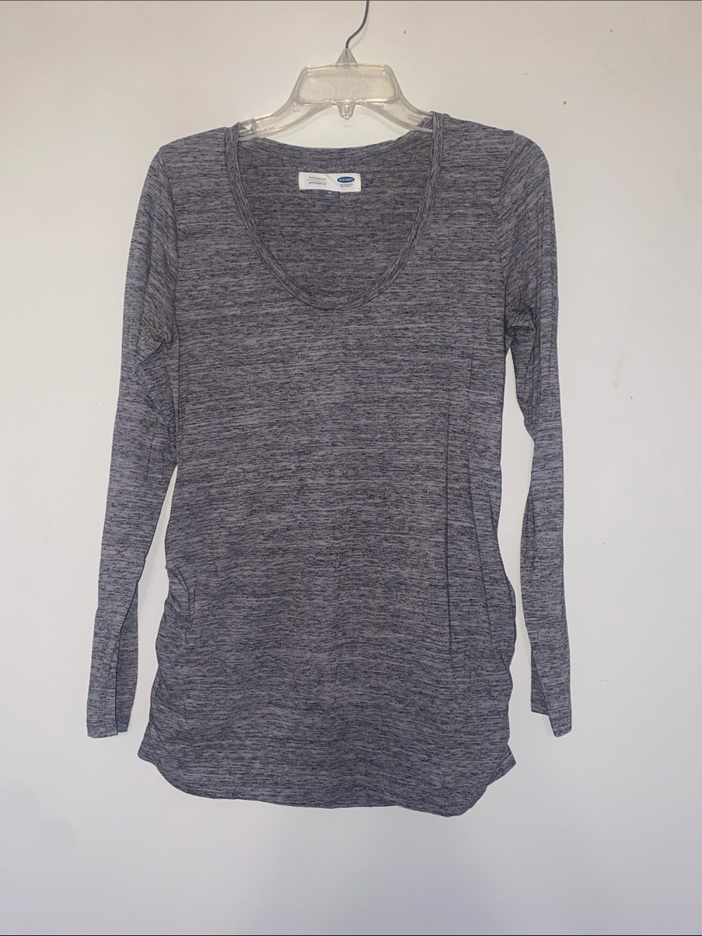 Maternity Old Navy Gray Marled Long Sleeve Scoop Neck Tee